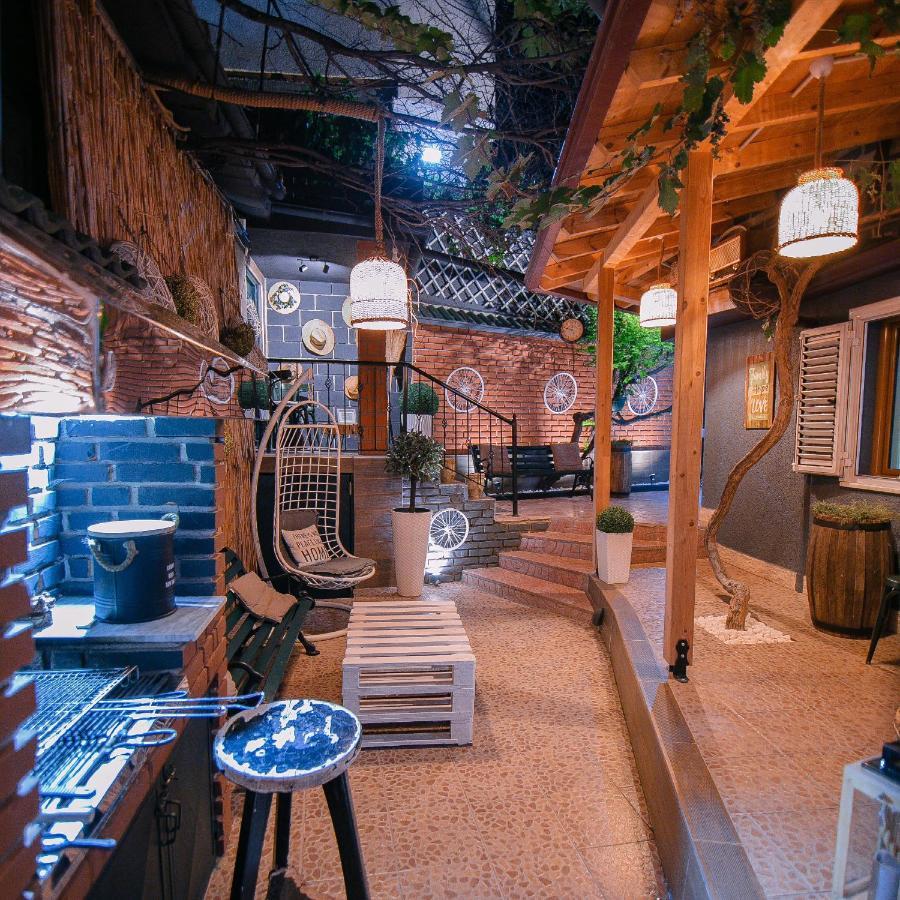 Villa Elezi コルチャ エクステリア 写真