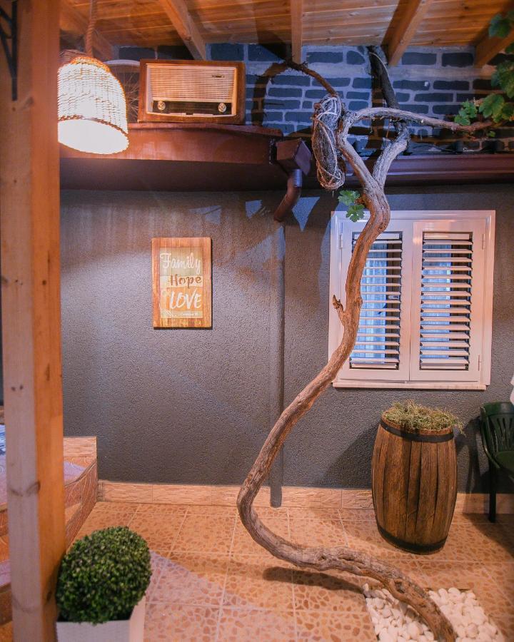 Villa Elezi コルチャ エクステリア 写真